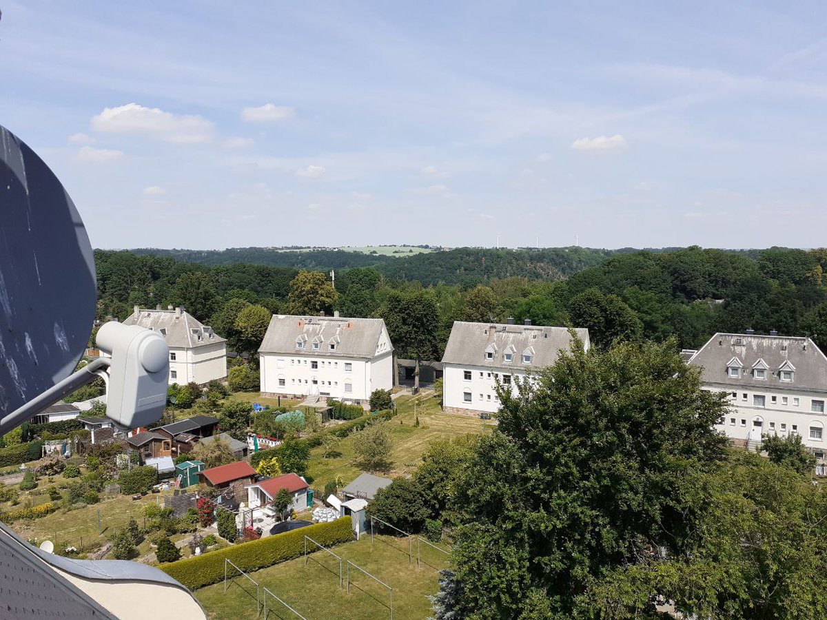 freifunkmsn's tweet photo. Auch heute nach war @freifunkmsn nach dem Feierabend fleißig und hat am Lindenplatz in #waldheim  eine defekte Nanostation M2 ersetzt. Damit ist jetzt #freifunk wieder in Richtung Hauptstraße besser verfügbar 💪

#ffmsn
#hotspot
#freienetze
#digitalesehrenamt https://t.co/4lNApGt1rL