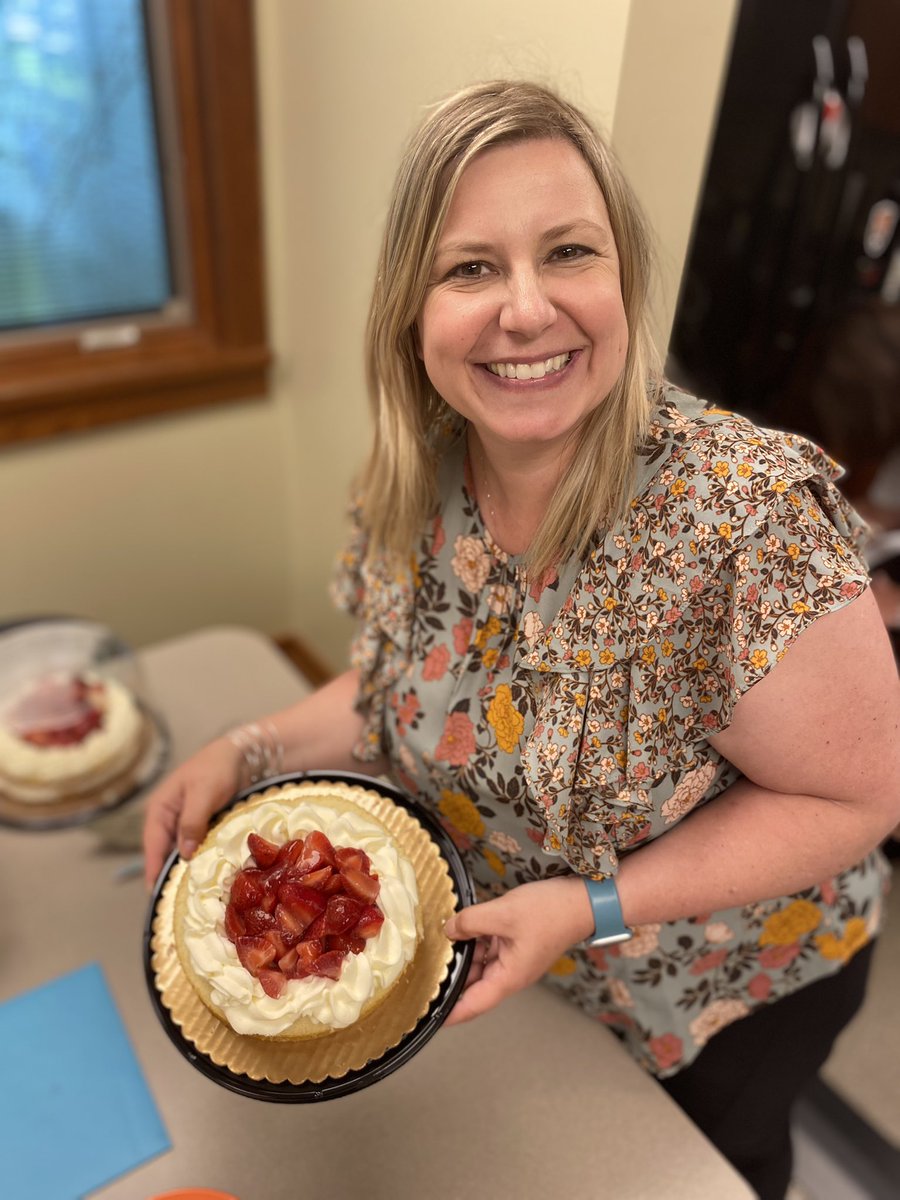 KED_Foundation's tweet photo. Wishing a very happy birthday to our Director of Community Partnerships, Jennifer! 🥳 Everyday, Jenn brings positive energy and enthusiasm to KED, and we are so happy to have her on our team! Enjoy your special day! 🎈 https://t.co/gbXflu6Xe2