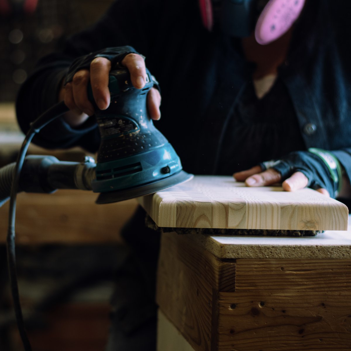 larchendgrain's tweet photo. Every step of our production pursues the charm of larch wood's colour, pattern and grain. From our workshop to your home see what makes Larch Wood special.
https://t.co/wb73TlDaor
#LarchWoodCanada #lovemylarchwood #nsmade #handmade #cuttingboard #countertop #madeincanada #cook https://t.co/Of8EP0xwTa