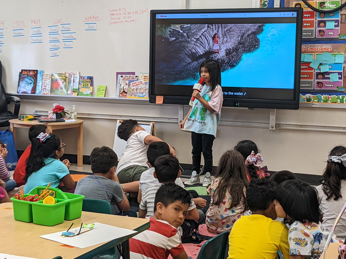 It's #OpportunityHour and Ms Sanchez and Ms Rosas' classes are doing one of my fave things - karaoke! A great way to build confidence! @IntotheFuture22 <a href="/TashaJ808/">Dr. LaTasha Jones</a> <a href="/Jones_AISD/">Jones Primary School</a> <a href="/RR_Sweet/">Robin Sweet, M. Ed.</a> <a href="/Magrill_AISD/">Magrill Primary School</a> #IntoTheFuture #SEL #musicmatters
