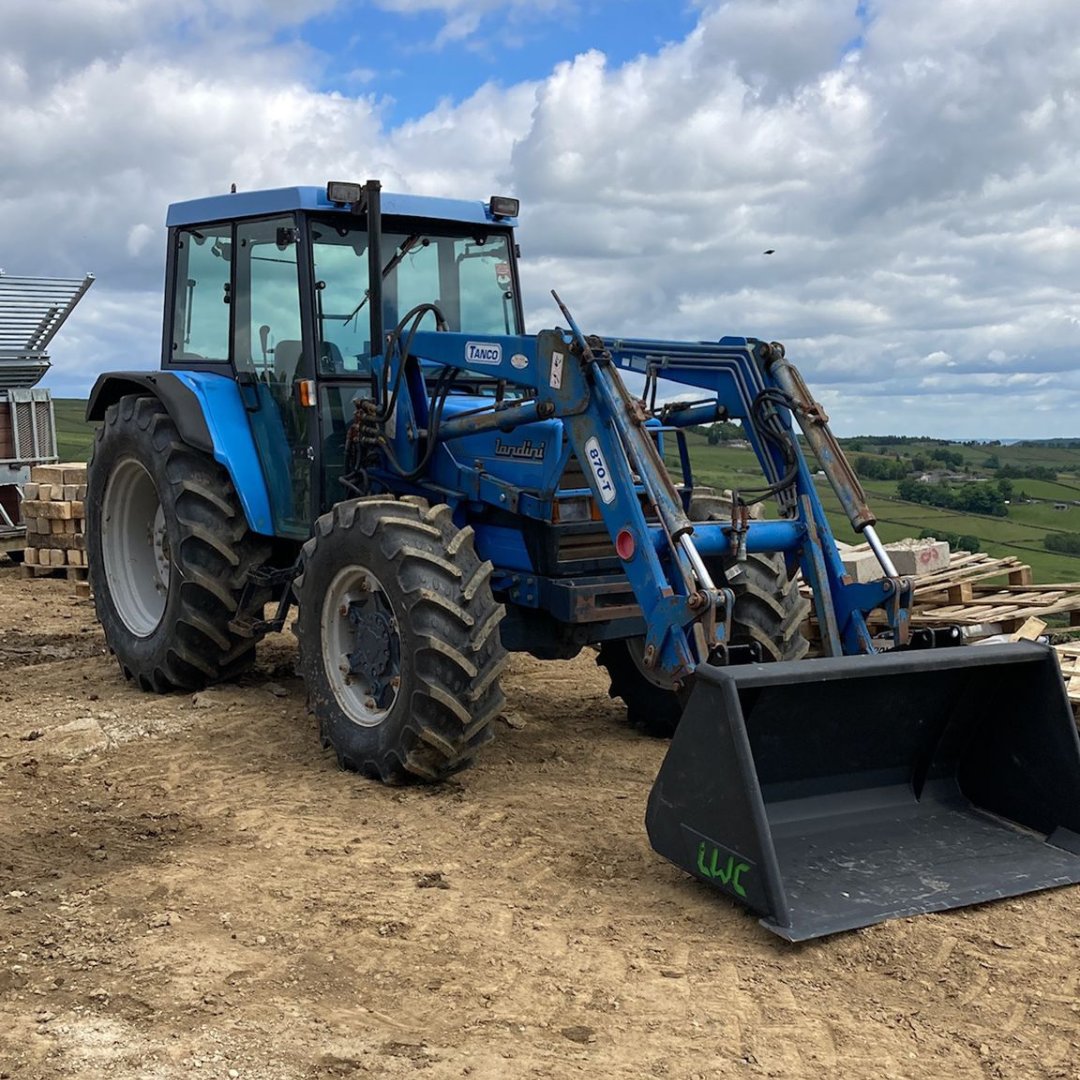 ClaphamAgricul1's tweet image. New euro hitch fitted and @LWC Group bucket supplied to a customer in Holme 

#ClaphamAg #suppliedandfitted #lwc #bucket #agriculture #farming #tractorattachment