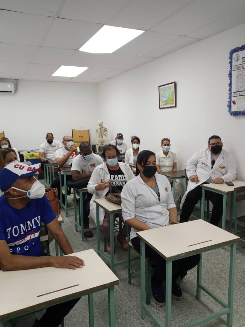 Funcionarios de la Dirección Nacional de la Misión Médica Cubana en #Venezuela, realizan supervisión al CDI Zona Industrial, Distrito Capital.

#CubaPorLaVida #CubaViveEnSuHistoria #CubaCoopera #Cuba