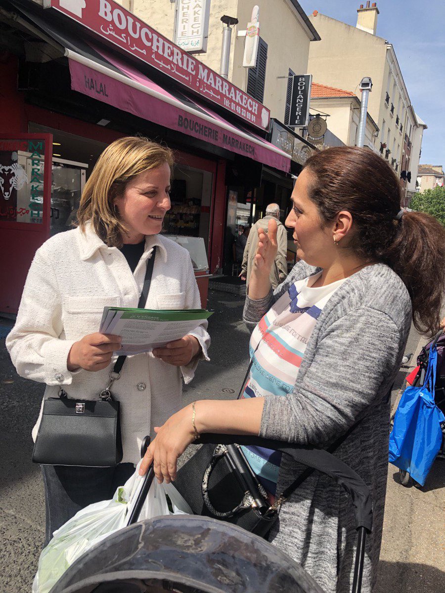 YasminaBaziz1's tweet photo. Ravie d’échanger, discuter et convaincre les personnes de votez pour @YasminaBaziz1 
Nous pouvons battre la #Nupes avec le bulletin. Votez pour des députés présents sur le terrain et non pas tous les 5 ans !#faisonsensemble #Pourvous #AvecVous #Circo9306 #Aubervilliers #Pantin https://t.co/nehaEO2y0J