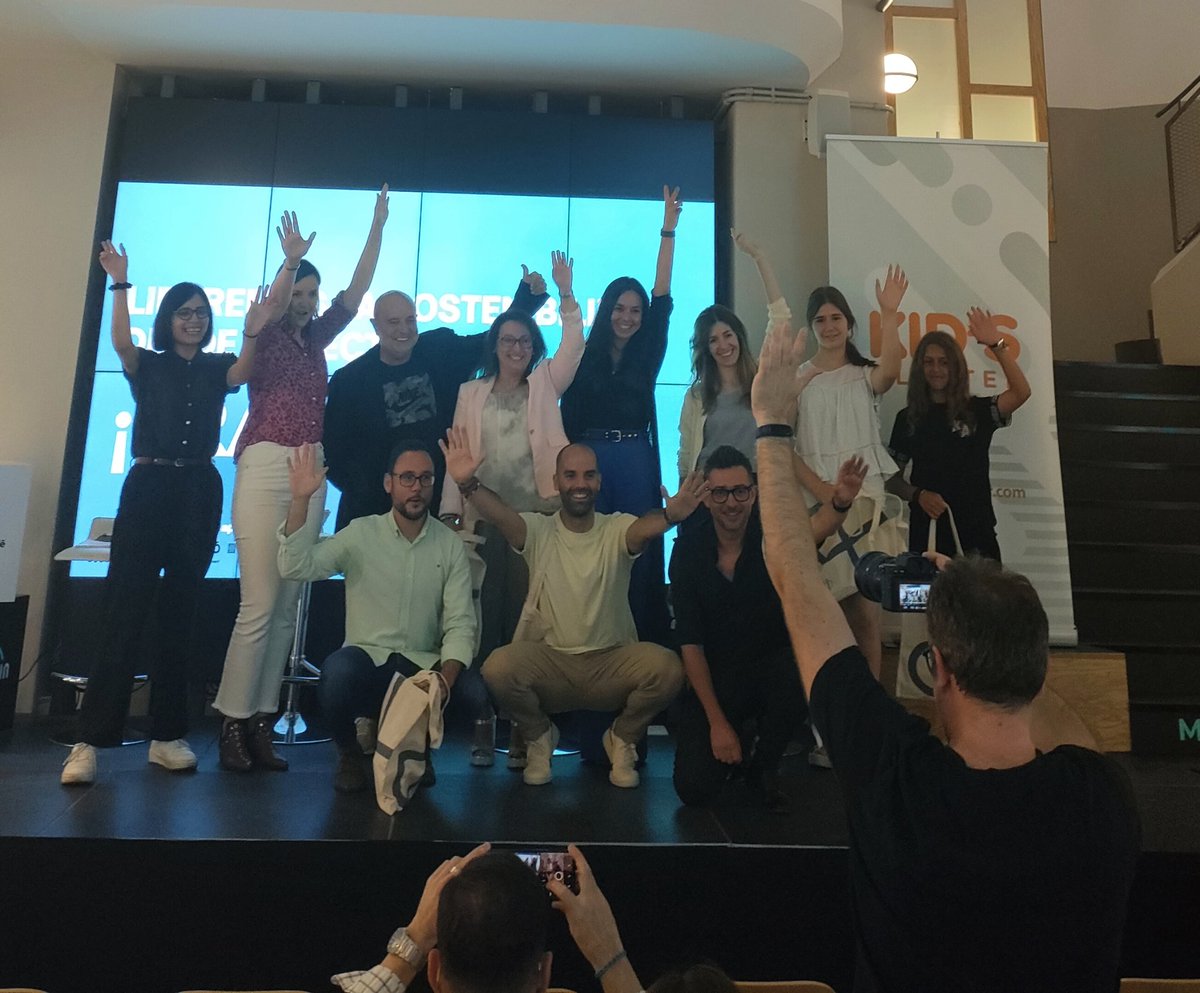 KIDSCLUSTER's tweet photo. 🌍Acaba el #alphaplanetevent
La #sostenibilidad es un camino donde el propósito, la formación, la colaboración, la innovación, la transparencia y la visión social son los valores clave.
¡Gracias a todxs por vuestra participación y colaboración! https://t.co/EpqwZGUeea