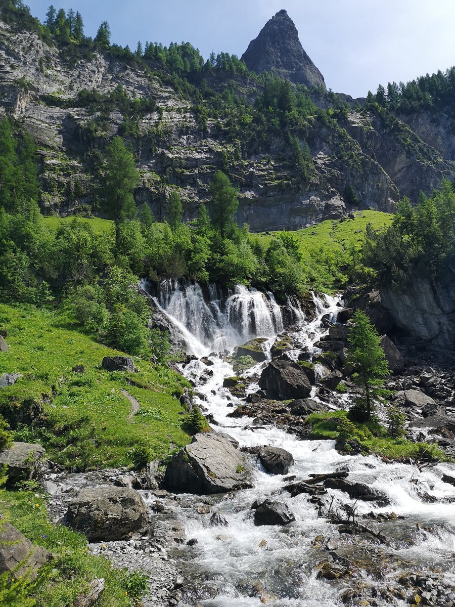 mahmutkacar's tweet photo. 25 bin adım, çoktandır bu kadar yürümemiştim, ama değdi! #lenk #trekking #siebenbrunnen #simmenfaelle https://t.co/AEZY8ScR9F