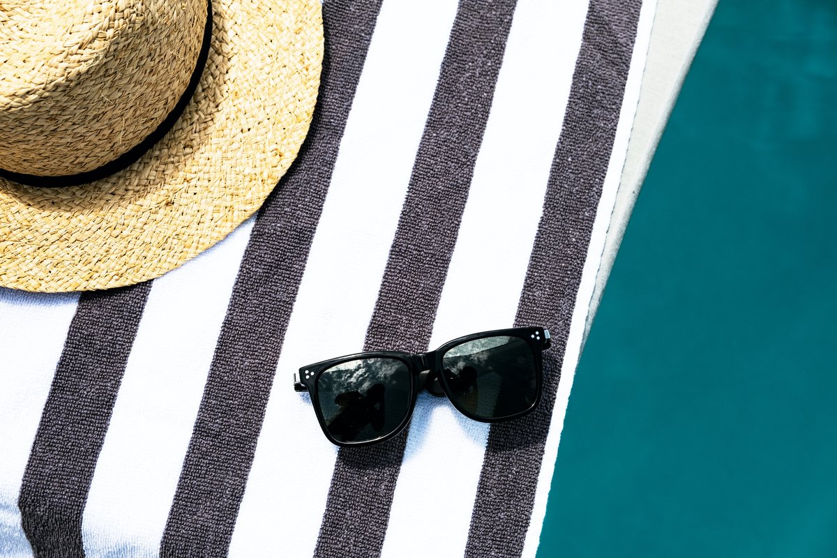 Ausounds's tweet photo. Summer is around the corner. Get ready with our unisex audio sunglasses, the AU-Lens. These sunglasses have acetate frames, polarized lenses and unidirectional wireless audio.

https://t.co/re1wQLYBf4
#FathersDayGift #GraduationGift #AudioSunglasses #Sunglasses #Wireless #Music https://t.co/pWr3EuVroF