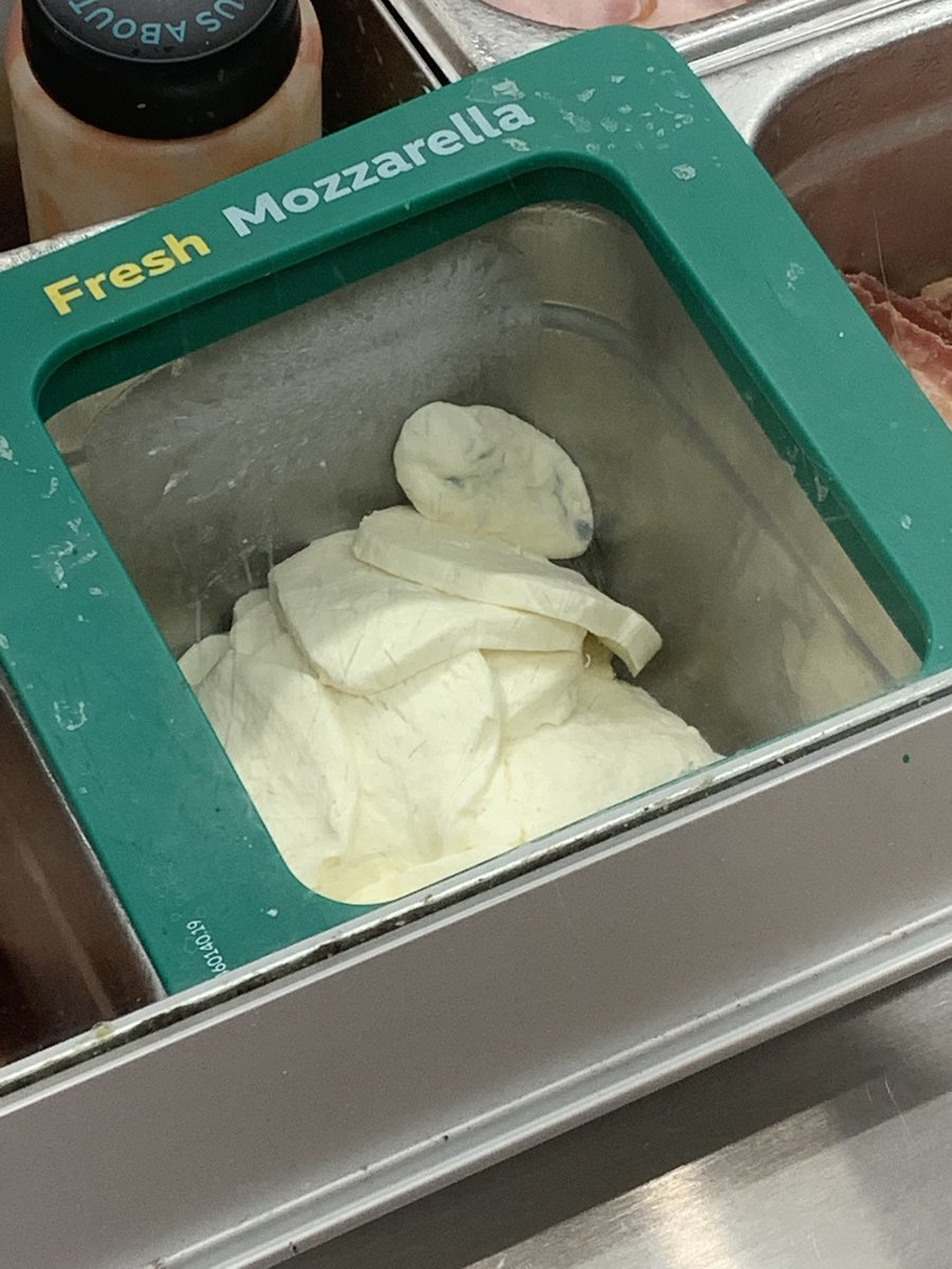 juanrocha1995's tweet photo. @SUBWAY this doesn’t look like fresh mozzarella to me https://t.co/QNzKP1i60e