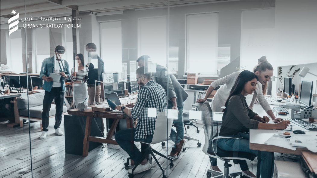 يولد القطاع الخاص ضعفي صافي الوظائف التي يتم توليدها في القطاع العام.
إلا ان التباطؤ الاقتصادي وتراجع حجم الاستثمارات في العقد الماضي أدى الى انخفاض العدد المطلق للوظائف المولدة في القطاع الخاص منذ عام 2010، وهذا يؤشر الى أهمية القطاع الخاص كمحرك للتنمية وتوليد فرص العمل
#JSFJo