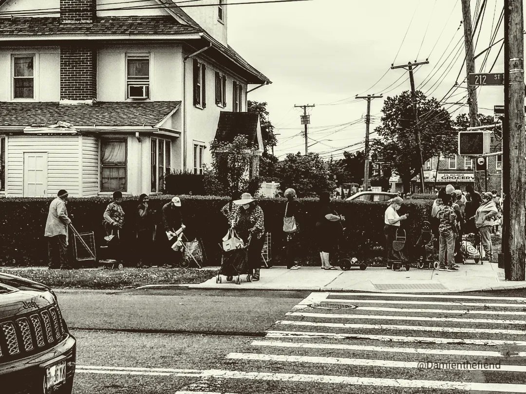 Damienthefiend's tweet photo. Morning Food Pantry Line.

#ny1pic #NFT #NFTCommunity #NFTs #nftart #nftphotography #NFTProject #OpenSeaNFT #opensea #streetphotography #NYC #humansofnewyork https://t.co/TiaT6gQcKn