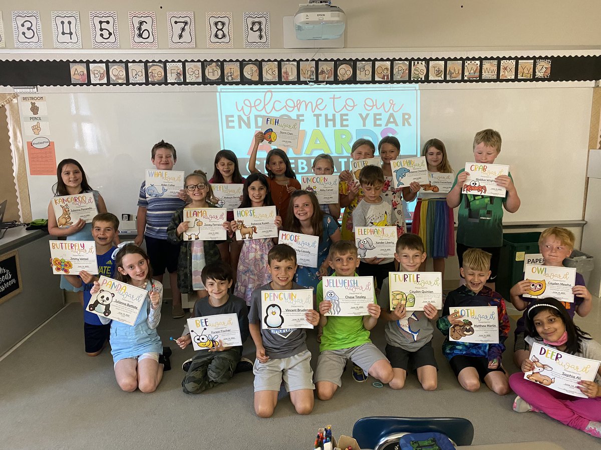 MrsWood103's tweet photo. Classroom #Awards! ⭐️🐧💗@PDSD_Pennell https://t.co/MhYMt2fDAH