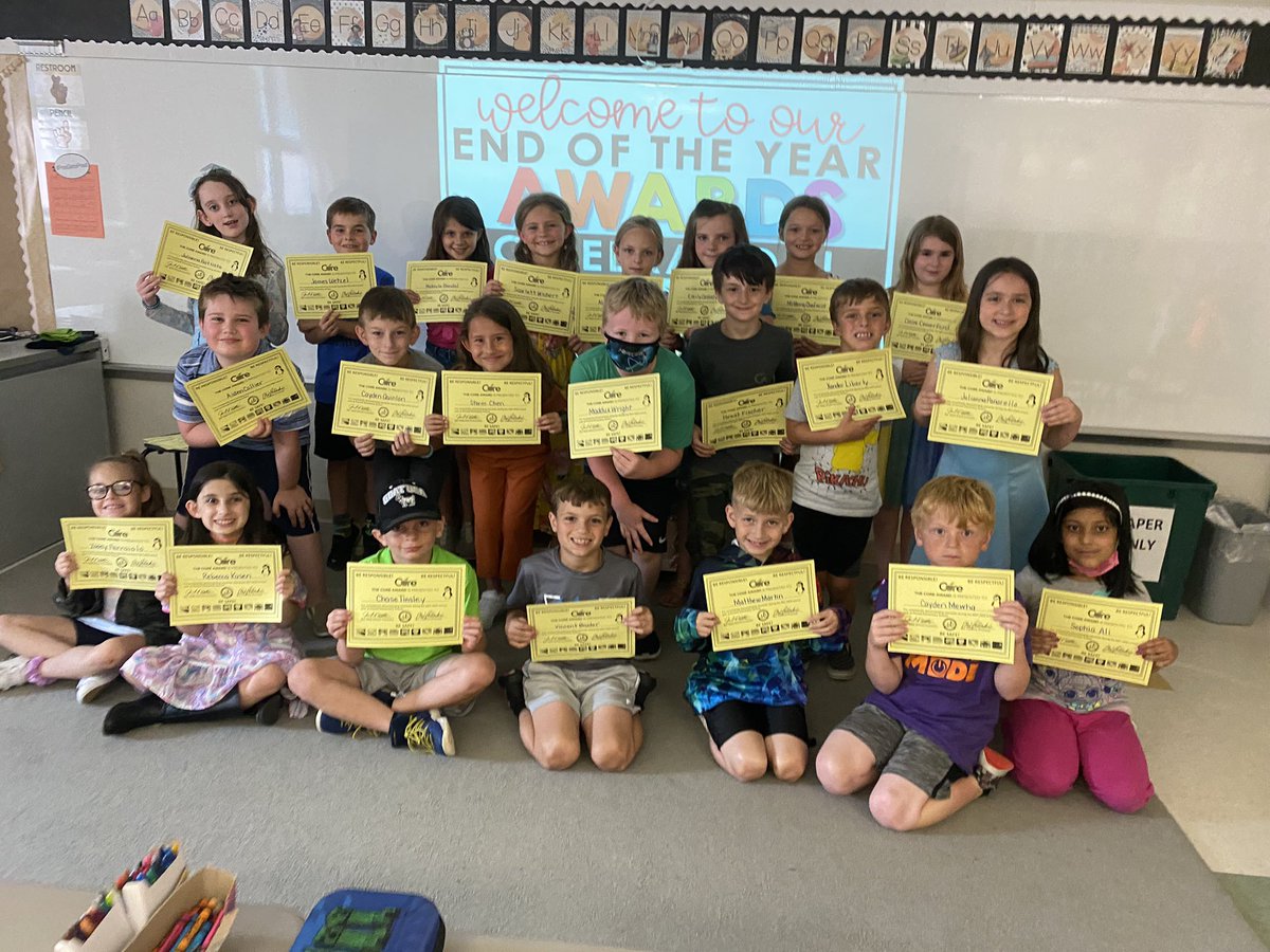 MrsWood103's tweet photo. Classroom #Awards! ⭐️🐧💗@PDSD_Pennell https://t.co/MhYMt2fDAH