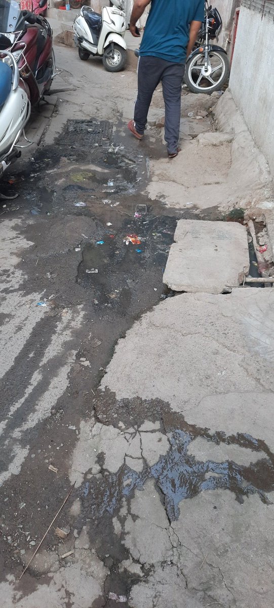980Sahir's tweet photo. Paily pada mein raju bhai ke ghar ke paas galli mein gutter ka pani leak ho raha tha to meri complain per use sahi Kar diya gaya hai.

Ahmad Sahir Chougule Congress Slum Cell Taluka Vice President
@ravirajaINC @INCMumbai @BhaiJagtap1 @VarshaEGaikwad https://t.co/saJV1HizXi