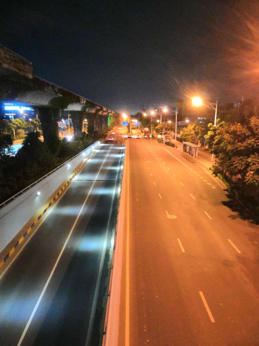 Fbfzxcvb's tweet image. 时间，
贯穿一生。陪伴你人生的每时每刻，从中你能清晰感受的到，得到与失去，每一个人，在这时间的长河里，终究是一粒浮尘。