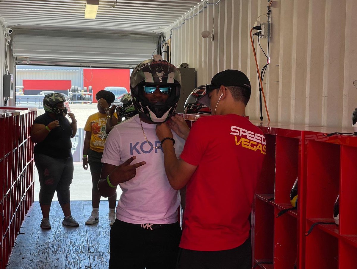 TyrikWynnTV's tweet photo. Let’s jus put it this way, the people at Speed Vegas was trying to figure out what to call a double overlap. In other words TYRIK WAS ON THE MOVE!🏎💨
#SpeedVegas #LasVegas #Vegas #TyrikWynn #IAmAWynner #Wynner #WYNN #Race https://t.co/W8nTQkksGv