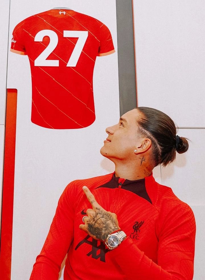 LFCTransferRoom's tweet photo. He’s here and he’s perfect. https://t.co/O2vRgEvb9p