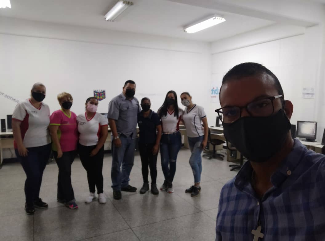 Fundabit_Yaracu's tweet photo. #14Jun 🖥️ Acompañamiento en el CBIT "Tribu Jirahara", municipio Bruzual, para socializar con el personal directivo y tutores CBIT las orientaciones ministeriales y el accionar de los funcionarios.
@MPPEDUCACION
@Fundabit_
@leivi24
#VenezuelaEnKawait
#SomosFundabit https://t.co/ft7v237SH1