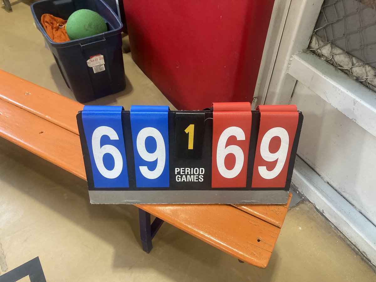 mrskarsten10's tweet photo. Hey #physed fam, tell me you’re a middle school teacher without telling me you’re a middle school teacher…I’ll go first 🤣 (yes the score is always wiped to 0-0 at the end of each class yet this miracle occurs) https://t.co/M7oYnrIwQx