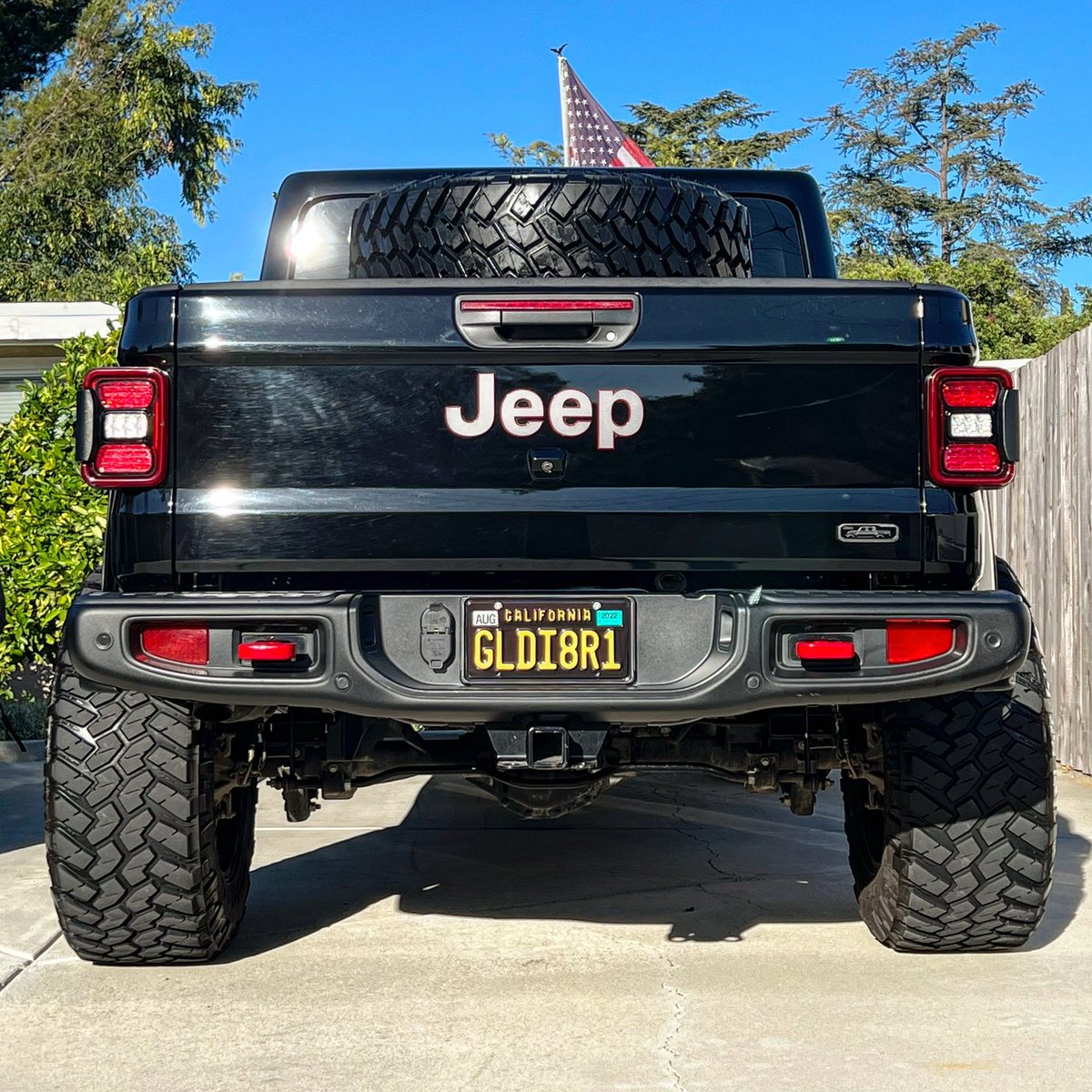 Full size spare adjustable rear tire carrier  #rearview #datass #tailgatetuesday @DV8_Offroad @Jeep @7SlotSociety @ItsaJeepWorld @THEJeepMafia @ReturnCheck @Thejeepboss @RowdyRep_99TJ @Jeep_Life @2fingeredsocie1 @RubiconExpress1
