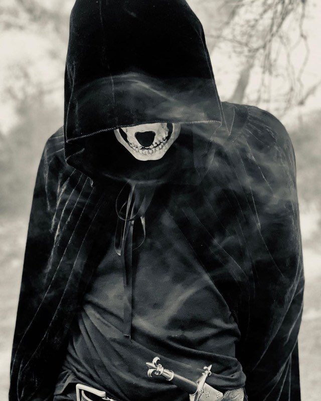 batvinyl's tweet photo. thinking  thoughts . https://t.co/TSH2VEgboc