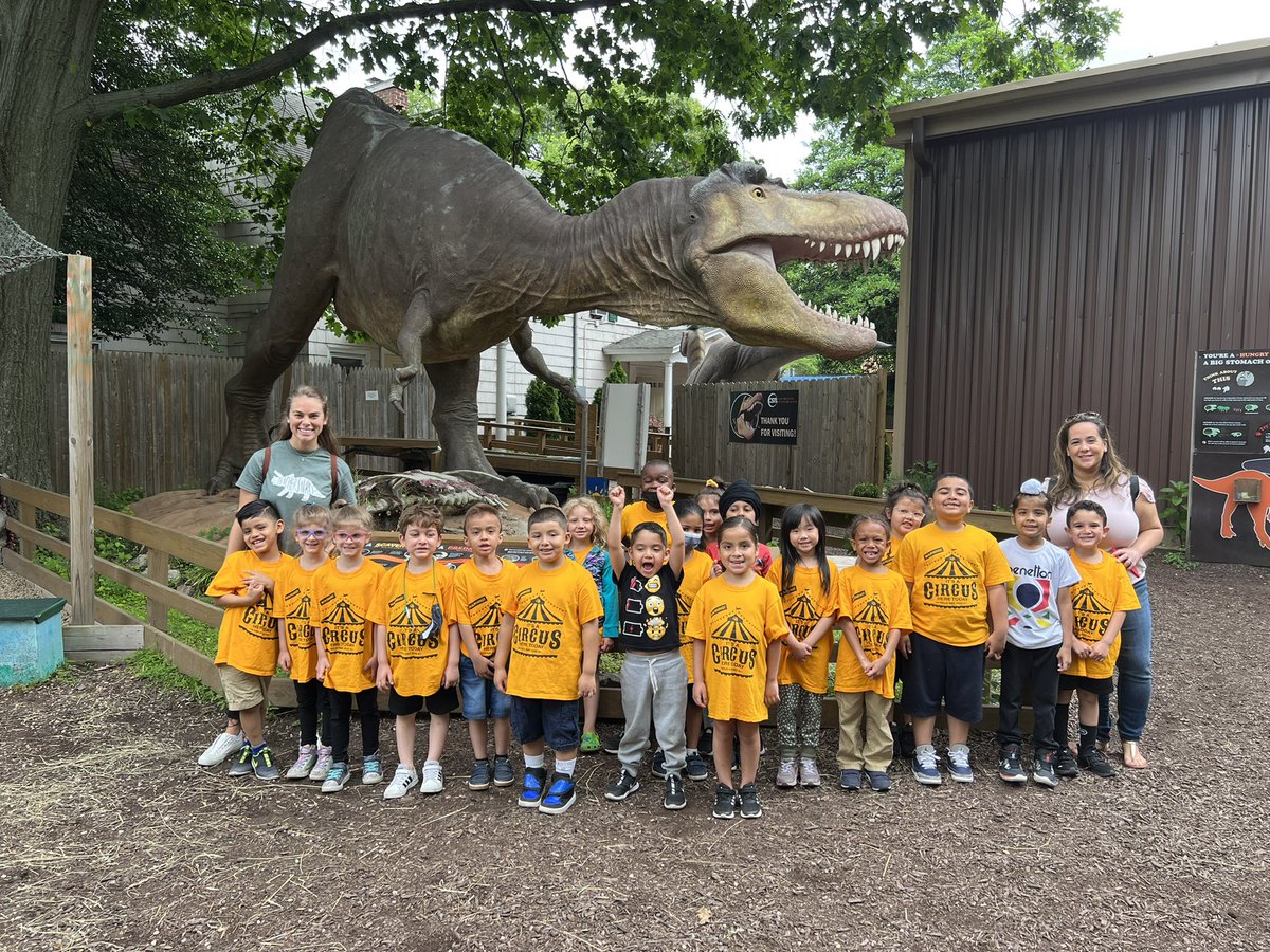 MsPulvidente's tweet photo. We had an amazing time on our field trip! #teamwillow @WillowRoadVS13 🦖🦕 https://t.co/L4FO7eCJpH