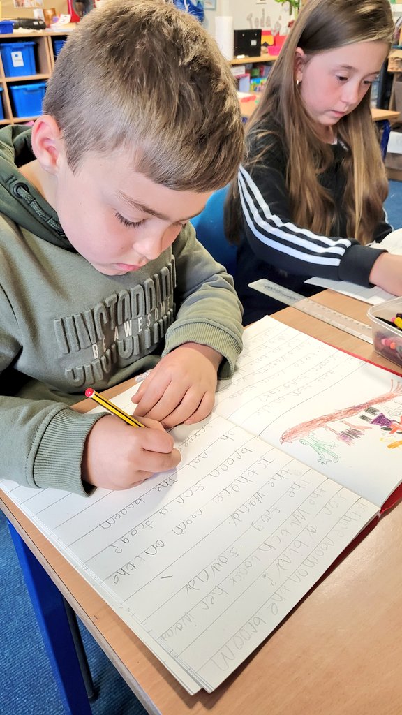 Our new sound this week is "oo". We read Room On The Broom by Julia Donaldson. AM said that it's his favourit book!  He could confidently retell the story to our group. We wrote sentences all about the animals that sat on the broom. #RoomOnTheBroom <a href="/MorayP4S/">P5S Moray Primary</a>  #Literacy #Phonics