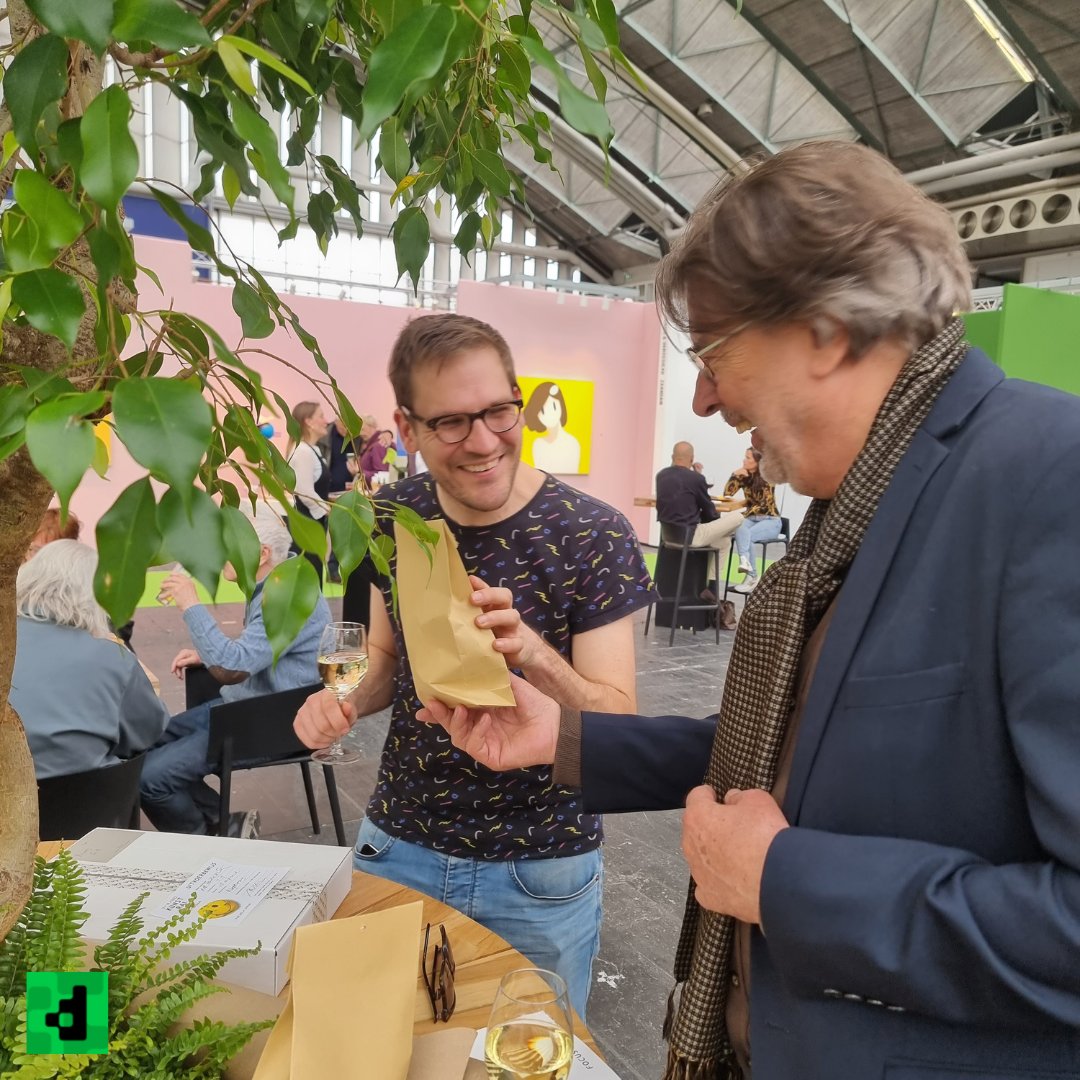 Together with <a href="/galerie/">Gary Hibbert</a>.studio.drop we were at <a href="/kunstrai/">ka</a>, to get inspired, talk about what we do and have fun. 🖼 

#dutchnftdrops #art #digitalart #artist #opensea #cryptoart #raredigitalart #digitalcollectibles #utrecht #kunstrai #studiodrop