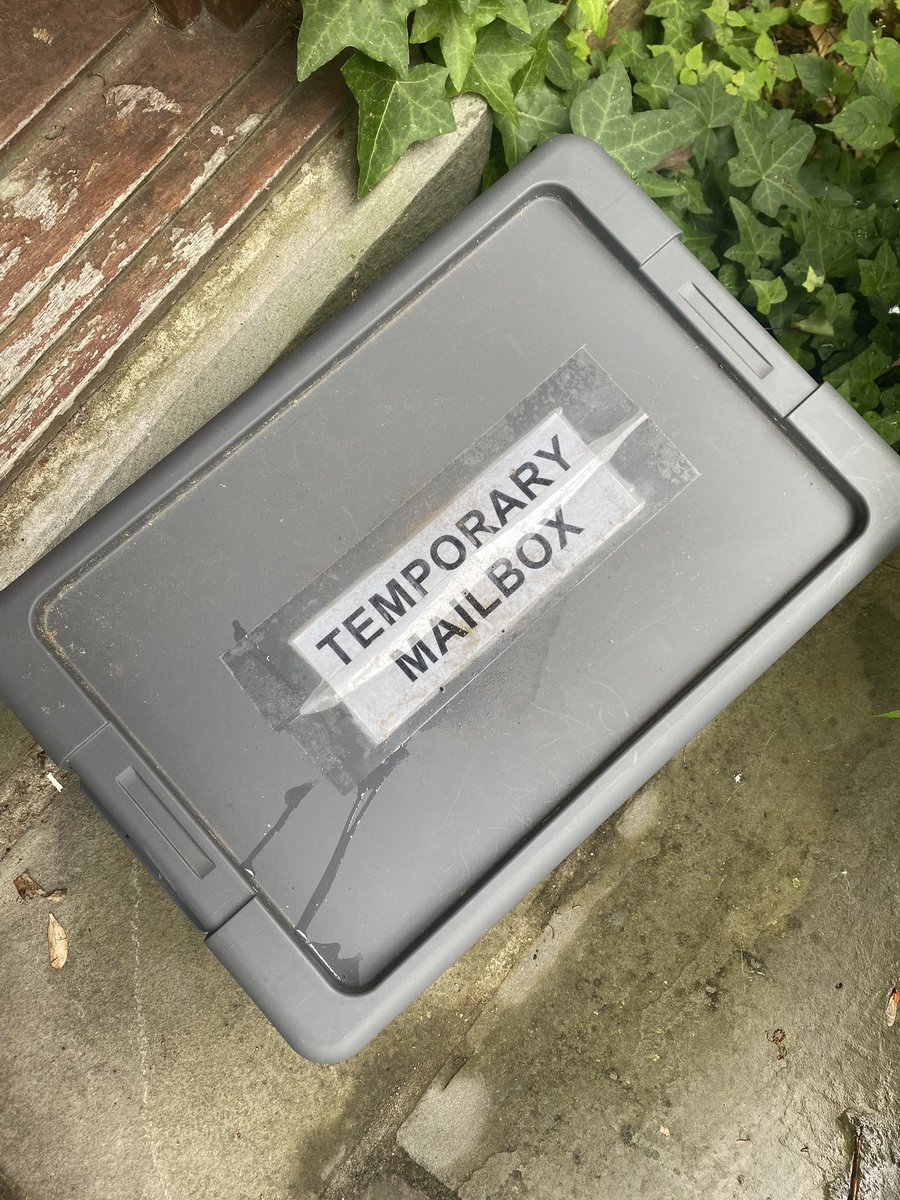 ITweetInHaiku's tweet photo. A tragedy in three parts 🎭 The neighborhood cat claims another life. https://t.co/2el5jAi4ov