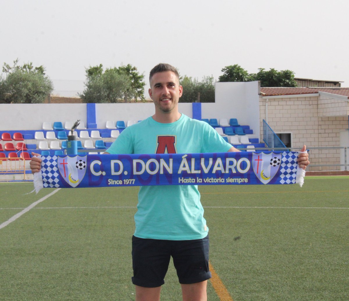 ¡𝐄𝐥 𝐦𝐚𝐧̃𝐚𝐧𝐚 𝐞𝐦𝐩𝐢𝐞𝐳𝐚 𝐡𝐨𝐲! 🔵⚪🔵

Por eso, nuestro míster <a href="/MRCARLOSPIZARRO/">Carlos Pizarro</a> vuelve al estadio para empezar a planificar nuestra nueva temporada en 𝑻𝑬𝑹𝑪𝑬𝑹𝑨 𝑹𝑭𝑬𝑭 con más ilusión que nunca 🙌

🎥 𝕄𝕌𝕐 ℙℝ𝕆ℕ𝕋𝕆 sus primeras declaraciones

#VAMOSAZULES