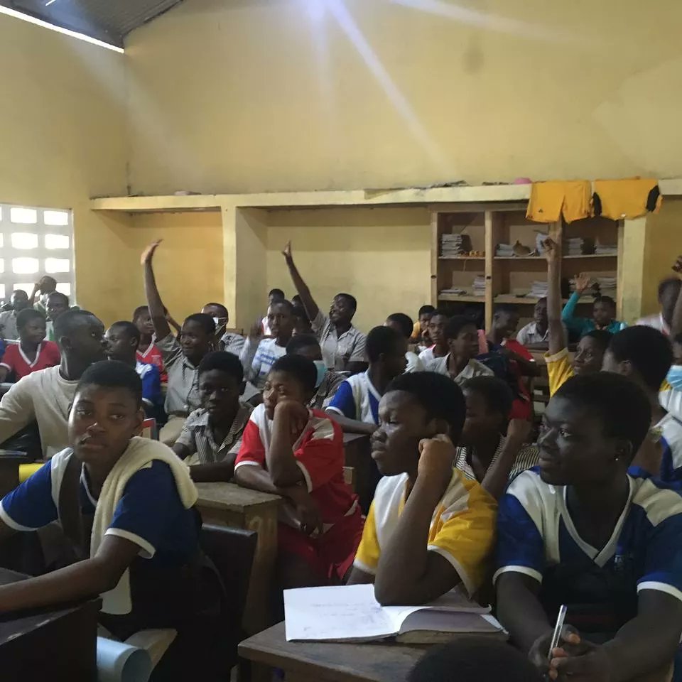 YVLGhana's tweet photo. Children were noted left out of the tree plating exercises. #School children of Mayera M/A Junior High School participated and planted fifty (50) #seedlings donated to their school as part of the #GreenGhanaProject. Children were #sensitised on climate action. https://t.co/3t5PdOxyqt