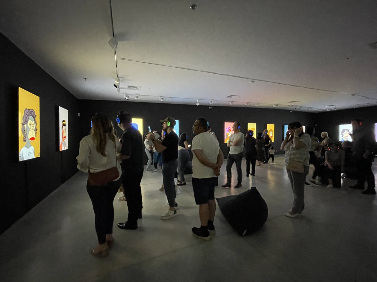DApeWives's tweet photo. The grand opening of “Tomorrow” exhibition at a leading museum in Israel 👀🎨
144 DAWs exhibited alongside well known artists such as Van Gogh, Kandinsky and others.
The exhibition will run until October and is expected to attract more than 100K visitors!
#DAWexhibition #NFT https://t.co/yn4rykPzTN