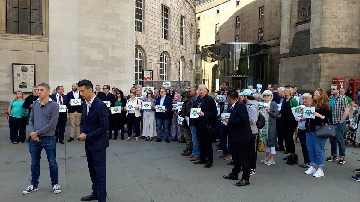 wwi11iam's tweet photo. Forever in our heart’s 💚 #Grenfell #GrenfellTower #foreverinourhearts #flammablecladding @BH_CAG @AndyBurnhamGM @MayorofGM @GrenfellUnited @officialJ4G https://t.co/TPrMdCPxt1
