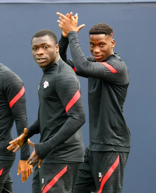 MirrorCAFNews's tweet photo. 🔥Exclusive: AFC Ajax is close to sign IIaix Moriba and Brian Brobbey from RB Leipzig. Transfer sum of around € 18 million expected for the players, final talks continue. https://t.co/R3JRSBUyWv