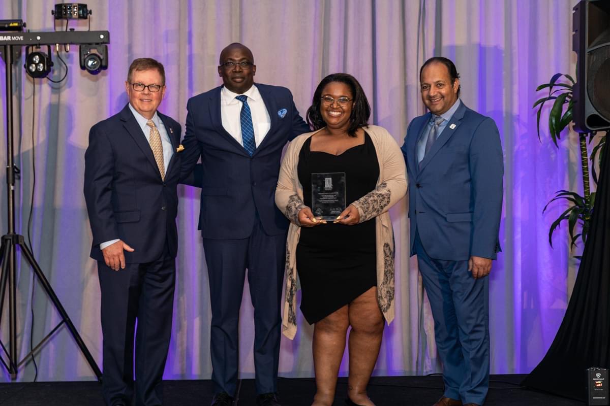 flySEA's tweet photo. SEA Airport is a 3x winner of the 2022 Concessions Awards by @ACIWorld - North America!

🏆 Concessions Person of the Year: Dawn Hunter, @PortofSeattle
🍷 2022 Best New Food &amp; Beverage: Vyne Washington Tasting Room at SEA 
🥗 2022 Best New Local Concept: @FloretSeattle at SEA https://t.co/3zsi0llJEV