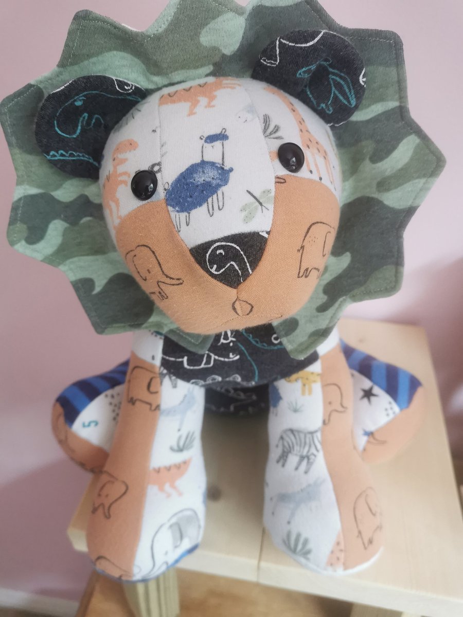 ktkatkreations's tweet photo. Keep forgetting to share on Twitter 🙈 these are a couple of recent keepsakes ❤️https://t.co/LQMzCNf55Y https://t.co/lt3bsf3d4c
