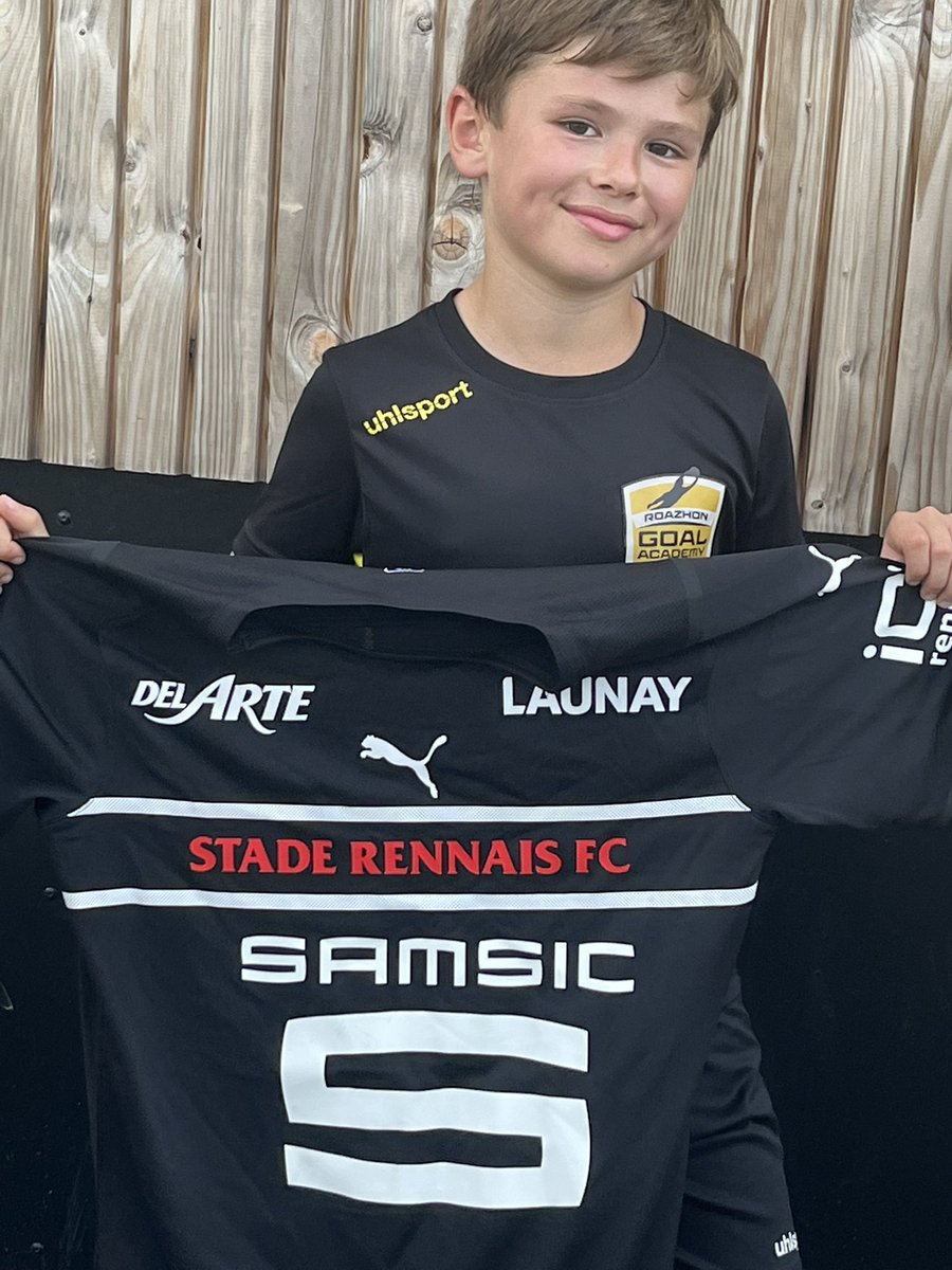 RoazhonA's tweet photo. Fin de saison à la RGA!!
Merci pour cette magnifique saison (complète 😉) !!
Beaucoup de plaisir pris avec tous les gardiens 🧤⚽️🧤.
Très bonnes vacances à tous
#roazhongoalacademy #rga #goal #goalkeeper #keeper #keepers #gardien #gardiendebut #gardiensdebuts #plaisir #passion https://t.co/kQNIQsCd0O
