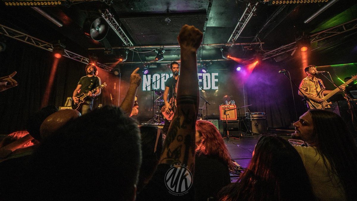 losNOPROCEDE's tweet photo. Noprocede sois vosotrxs.
.
Gracias 🔥
.
📸 @AMakedaMk
.
#Noprocede #Komodoff https://t.co/39BrpWGnai