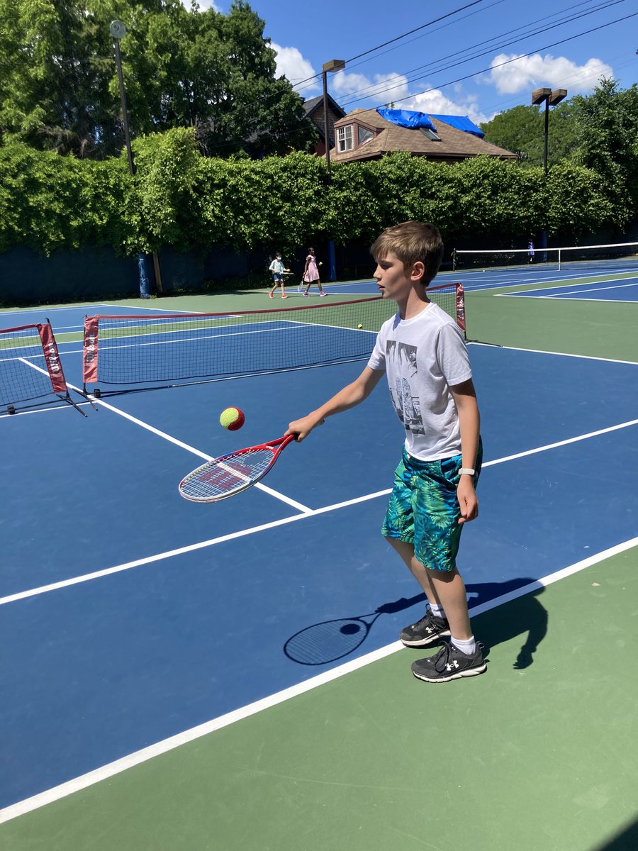 daphne_capaldi's tweet photo. My 5/6 class had so much fun with their tennis lesson today! Thank you so much @StJamesTCOttawa 💙 @CorpusOCSB @OttCatholicSB https://t.co/2edSq7zgAV