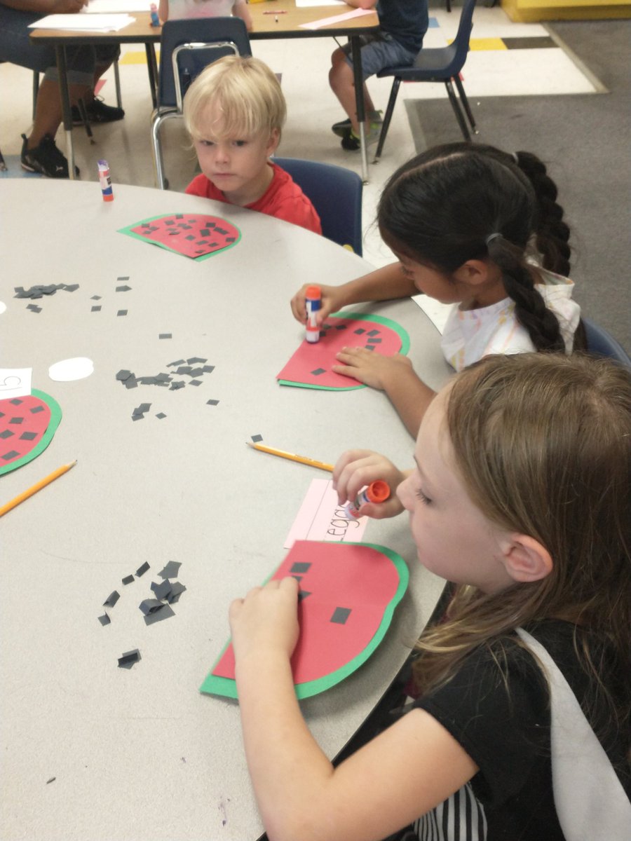 Practicing counting and sorting for math is so much FUN!  How many seeds are in our watermelons?  How many animals of each color?  Our STEP Ss can tell you!! #TitleISupport #malits #STEP2022 @IRCSchools <a href="/kls_krista/">Krista Sadlers</a>