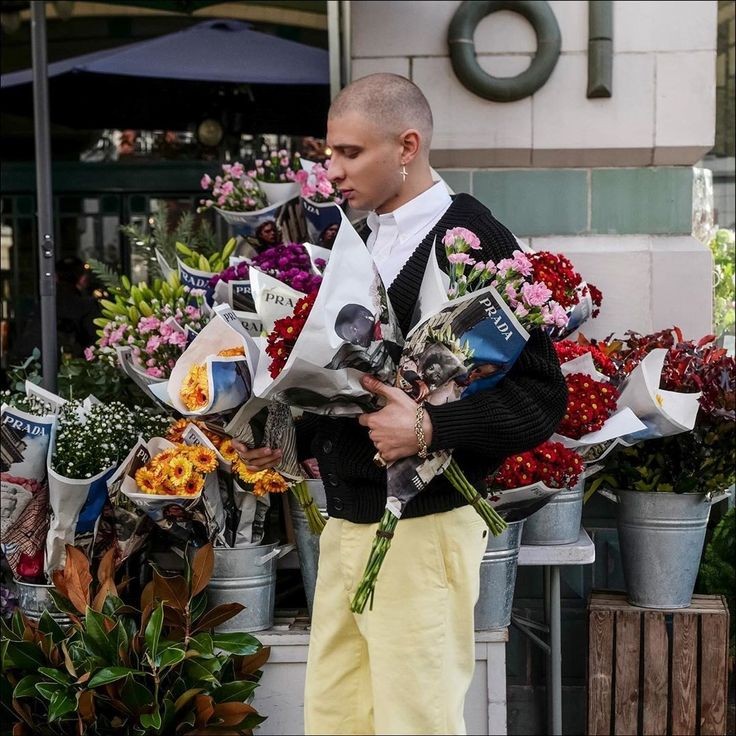AestheticFunk's tweet photo. i saw this prada campaign on my pinterest again and i suddenly missed that era of hf twitter https://t.co/xd4o3As3U1