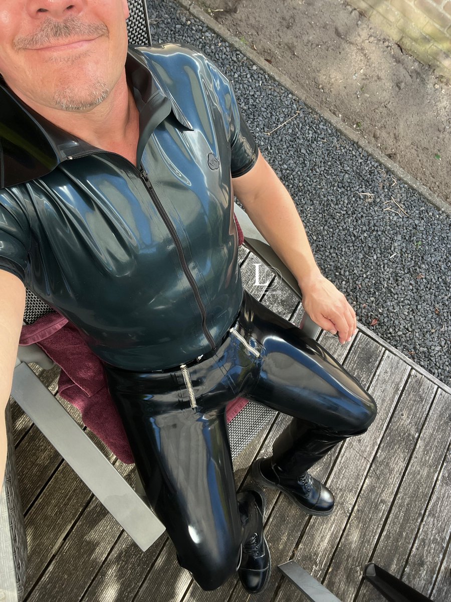 Leather Dennis tweet media