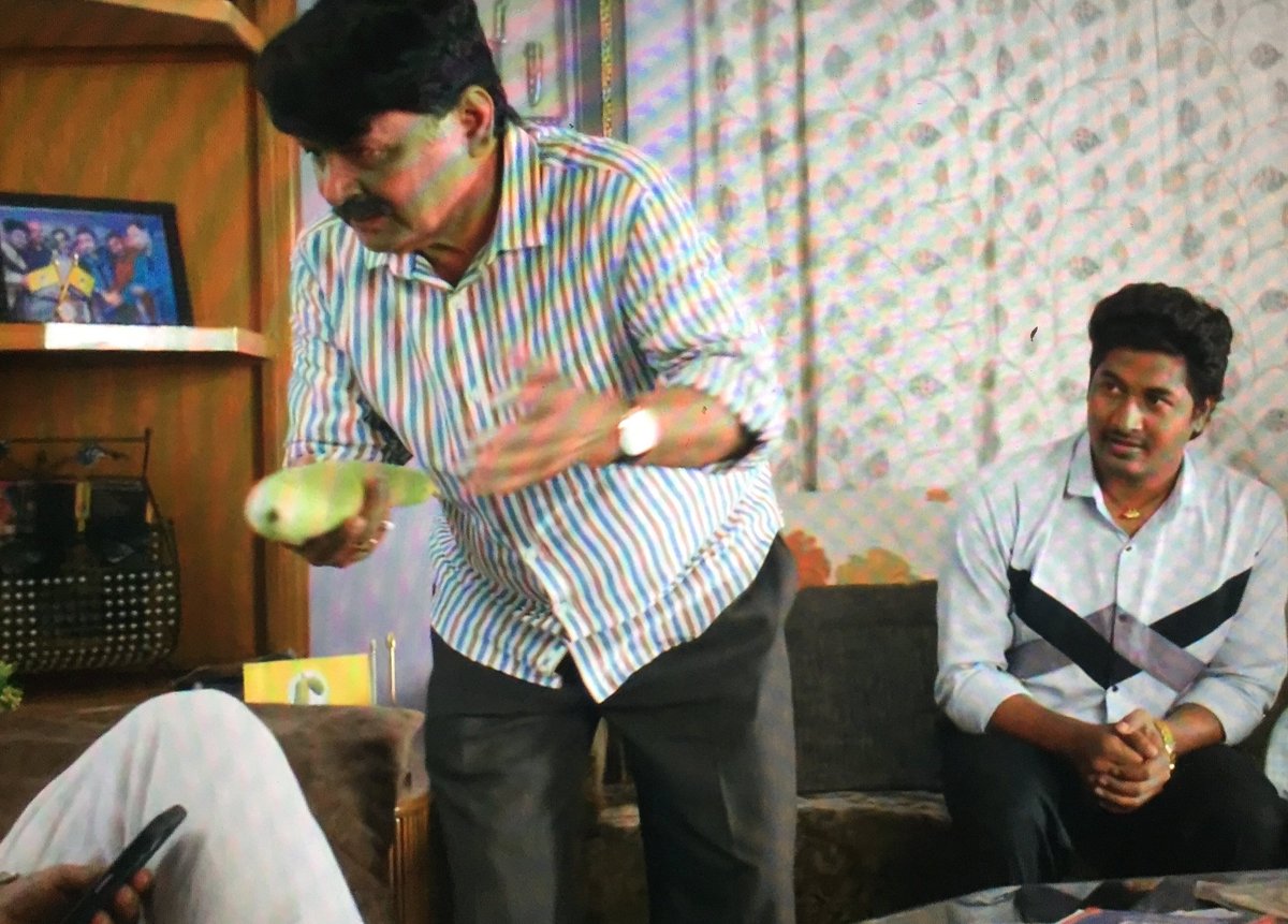 param_pandya's tweet image. Presented #KesarKeri to our dear #Pradhanji of #Panchayat in his #Lauki style. 

#RaghubirYadav
#AmazonPrime
#panchayatonprime 
#ShreyarthUniversity
#Ahmedabad 
#Mango

@TheViralFever @PrimeVideoIN @RaghubirYadav25 @nsd_india