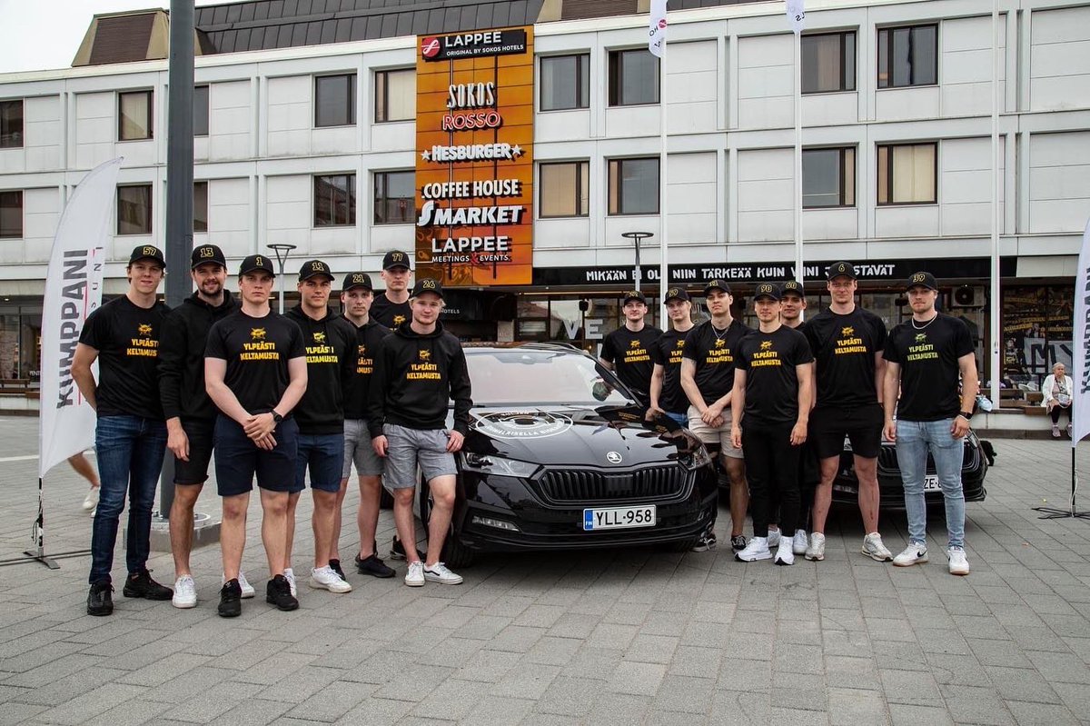 Liiga_SaiPa's tweet photo. SaiPan mukana toritapahtumassa ja tulevalla kaudella myös liikuttava Kumppani Auto-Suni, Skoda ja Gasum. Puhtaasti biokaasulla! @SkodaSuomi @GasumOy https://t.co/VZXaA0mFE9