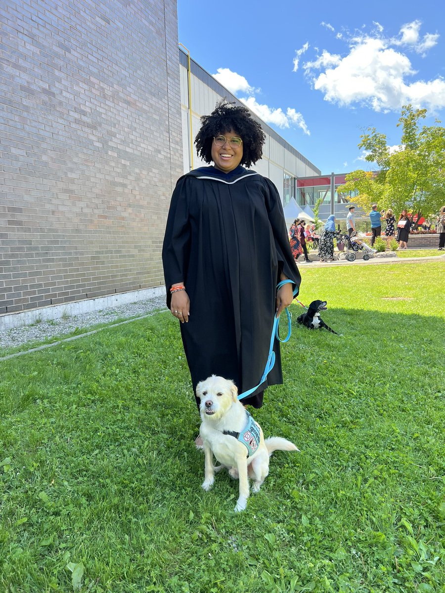 Carleton_U's tweet photo. A beautiful day to recognize the achievements of our #Carleton2020 and #Carleton2021 @FPACarleton grads! The @Carleton_U community is cheering you on in your next adventure 🎓
@Dean_FPA https://t.co/F4lvTdSsVQ
