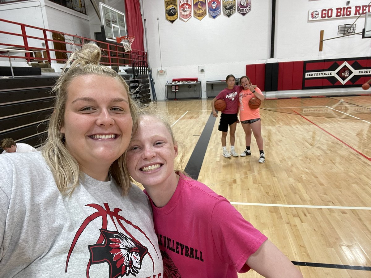 TaylorLawson54's tweet photo. Spent the morning in the gym getting better!#creatingacultureoflearning https://t.co/iMcEdfXkpR