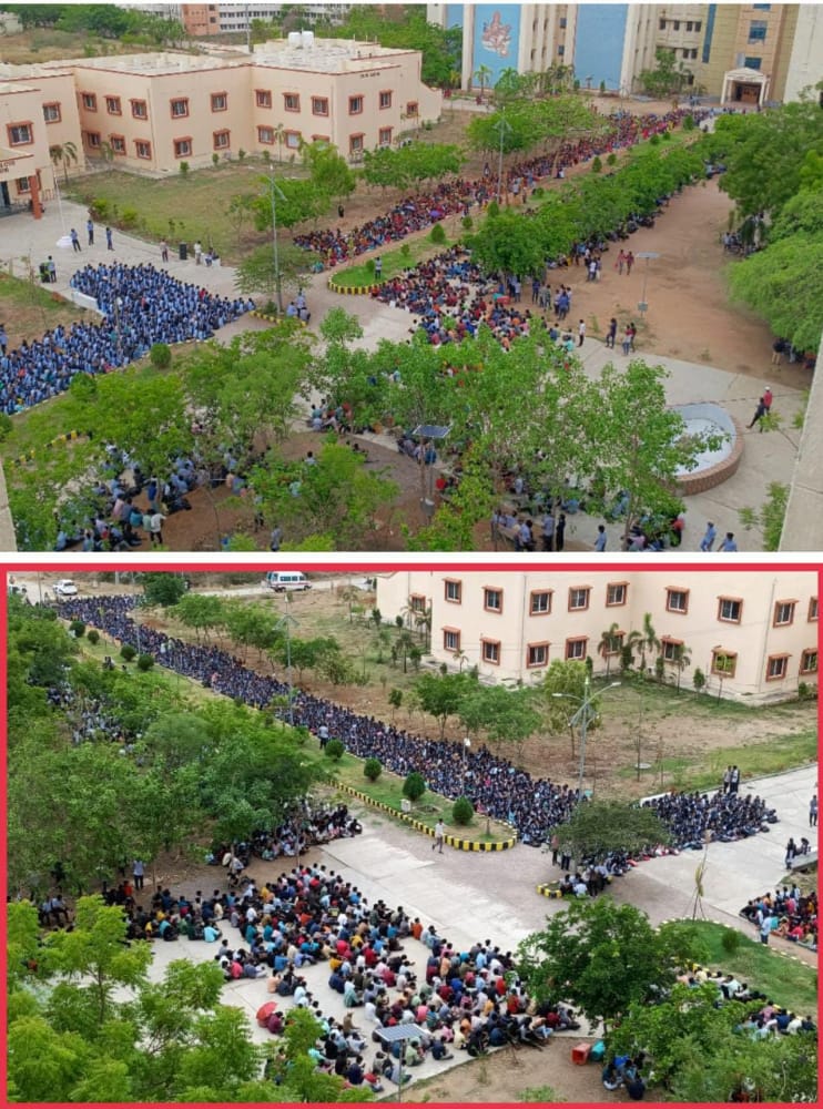 HarshiniMamull1's tweet photo. @TelanganaCMO @KTRTRS @TelangansCMO sir please look into #RGUKTBasar issue. 8000 students sat on road , waiting for your reply.

#VisitRGUKT 
#ConsiderRGUKT
#StandupforRGUKT
#RGUKTBasar
#IIITBasar https://t.co/rbZ6swcj6E