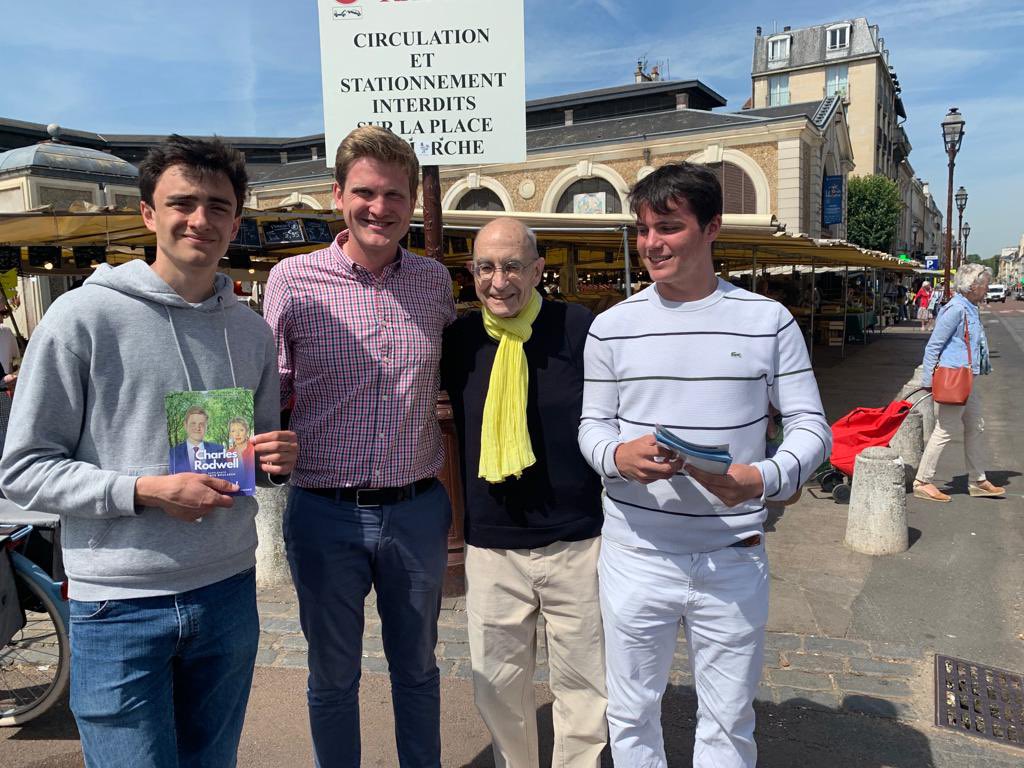 charlesrodwell_'s tweet photo. 🙌 Magnifique mobilisation ce matin sur le marché de Versailles avec François de Mazières.

🇫🇷 #Ensemble, faisons barrage à l’extrême-gauche et donnons une majorité au président de la République !

#Législatives2022 https://t.co/1nIWVSc8Nn