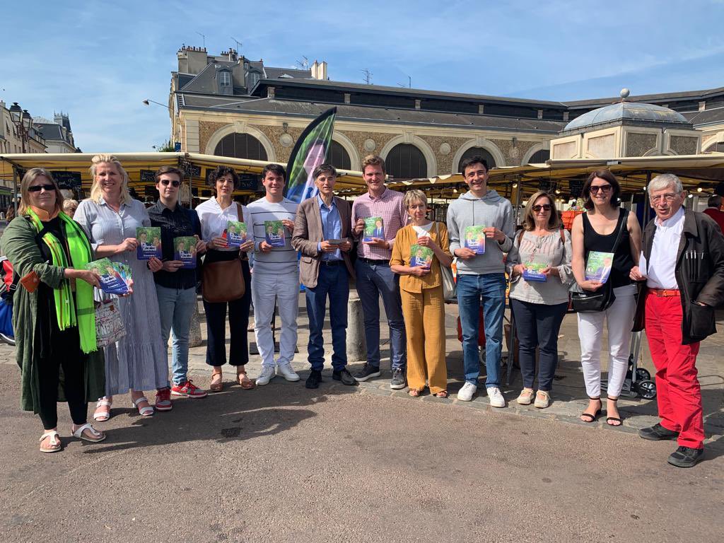 charlesrodwell_'s tweet photo. 🙌 Magnifique mobilisation ce matin sur le marché de Versailles avec François de Mazières.

🇫🇷 #Ensemble, faisons barrage à l’extrême-gauche et donnons une majorité au président de la République !

#Législatives2022 https://t.co/1nIWVSc8Nn