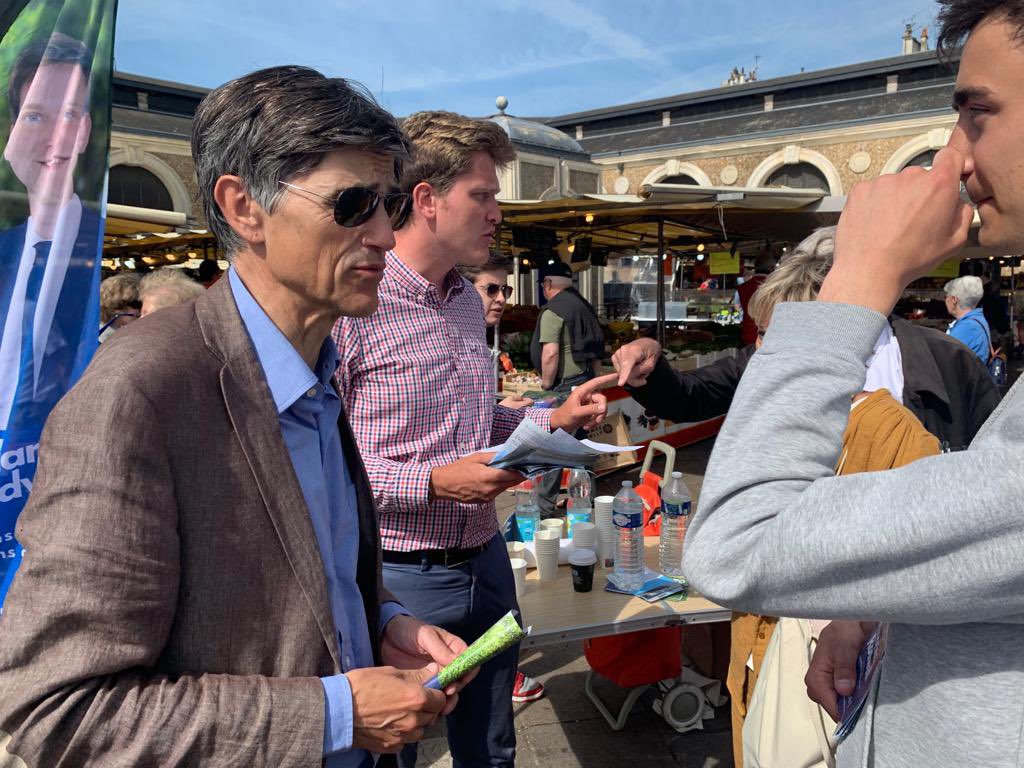 charlesrodwell_'s tweet photo. 🙌 Magnifique mobilisation ce matin sur le marché de Versailles avec François de Mazières.

🇫🇷 #Ensemble, faisons barrage à l’extrême-gauche et donnons une majorité au président de la République !

#Législatives2022 https://t.co/1nIWVSc8Nn