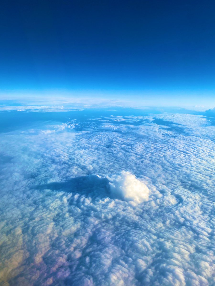 izhhell's tweet photo. Entre sueños y nubes https://t.co/SgZ5mgLLSG