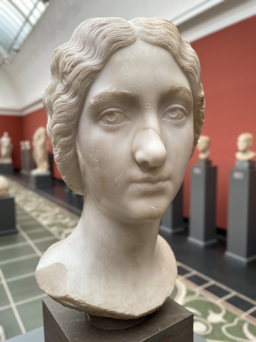 OptimoPrincipi's tweet photo. 1) Easily one of the most beautiful portraits of a Roman woman I have ever seen, sculpted with a mastery that almost makes the marble seem like porcelain... https://t.co/1XY0mYd1LG